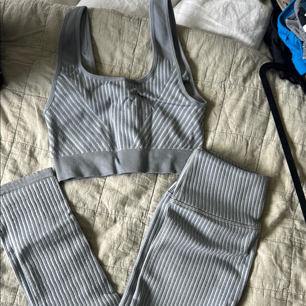 Gray Ribbed Women's workout Set